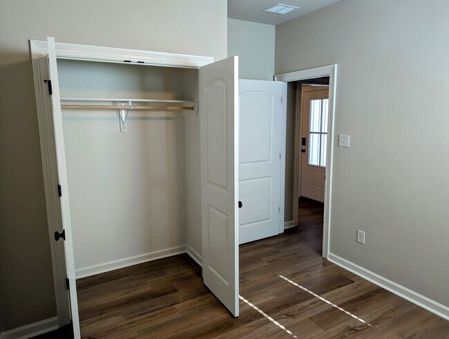 Building Photo - 136 Segovia Wy