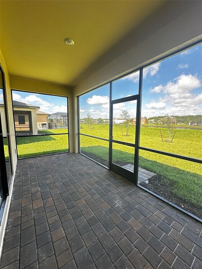 Building Photo - 15004 Palamos Cir