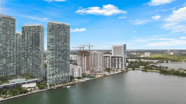 Building Photo - 3131 NE 7th Ave