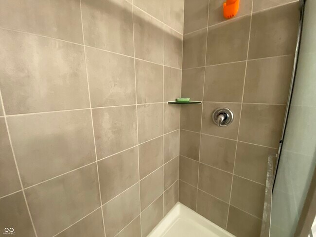 Building Photo - 5668 Grosbeak Dr