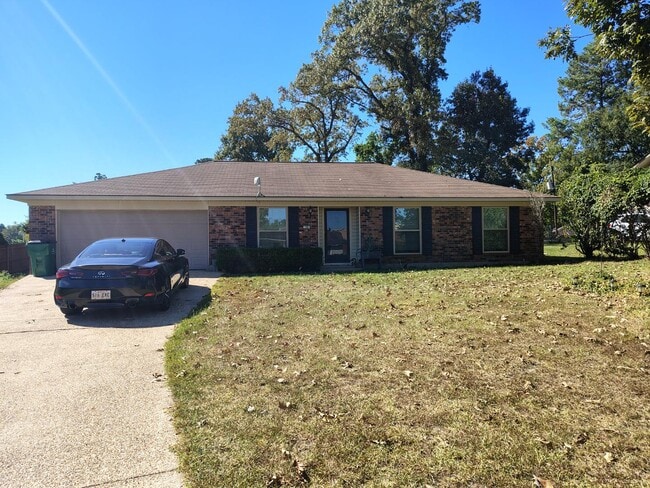 Primary Photo - 126 Deerbrook