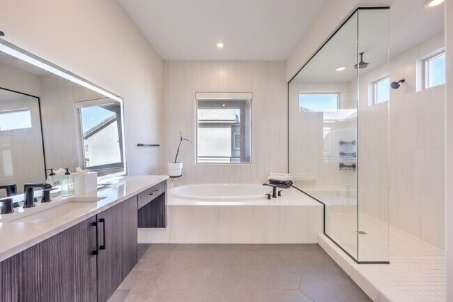 Building Photo - Exquisite 6-bed/ 6-bath residence nestled within the prestigious, guard-gated community of Revere...