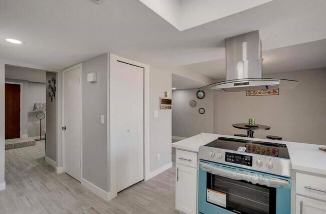 Building Photo - 4678 N 19th Ave