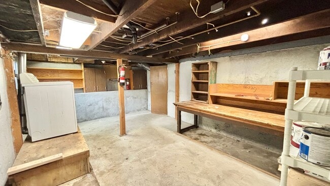 Building Photo - Character-Rich 1912 Home in North Portland – Spacious 2 Bed / 1 Bath