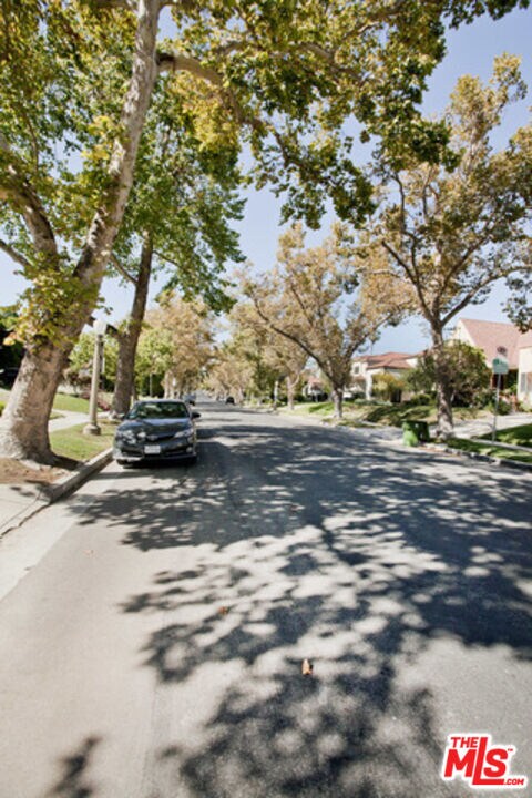 Building Photo - 251 S Citrus Ave
