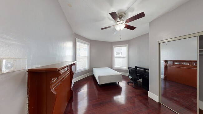 Building Photo - 1412 E Genesee St