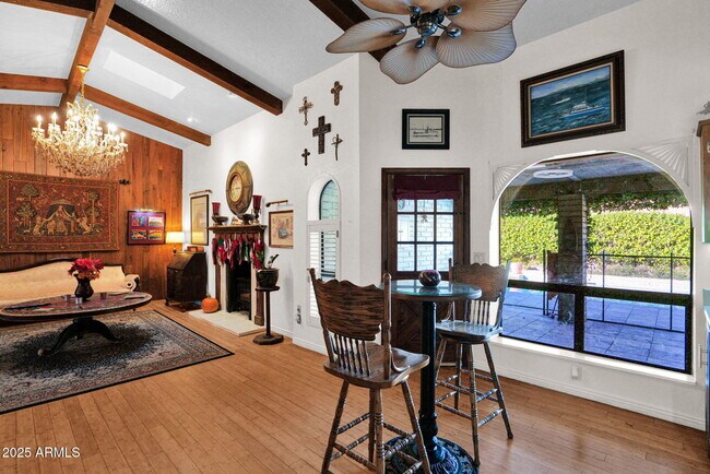 Building Photo - 426 E Carol Ann Way