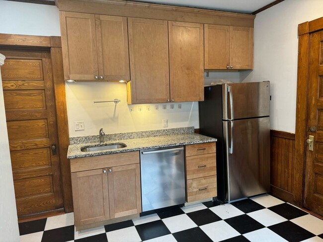 Building Photo - 48 Fairview Ter