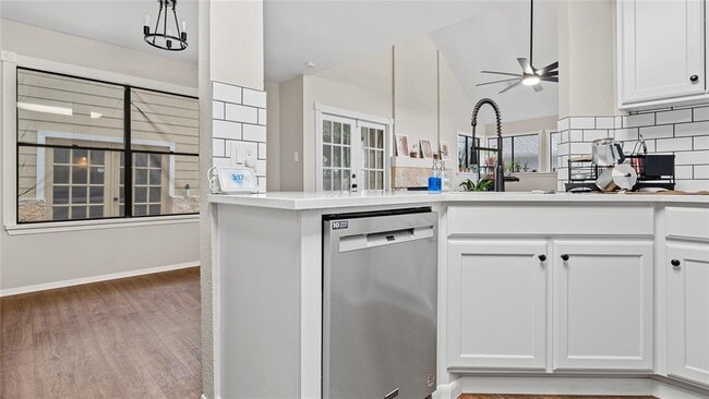 Building Photo - 3108 Linnet Dr