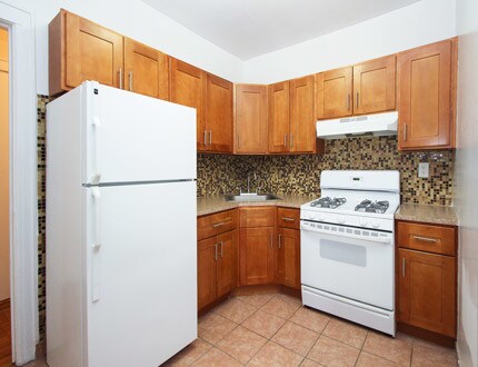 Primary Photo - 93-23 218th St