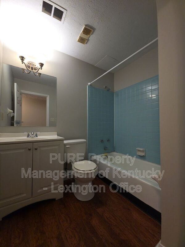 Building Photo - 352 Redding Rd