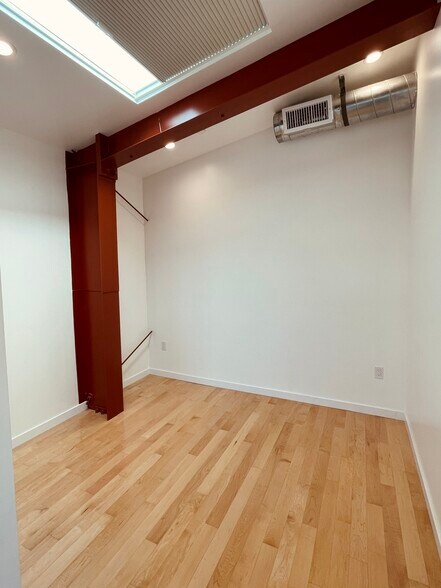 Building Photo - 6539 West Blvd