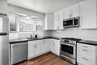 Building Photo - 309 24th St