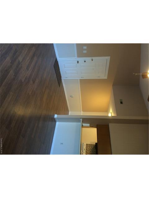 Building Photo - 9619 Vinca Cir
