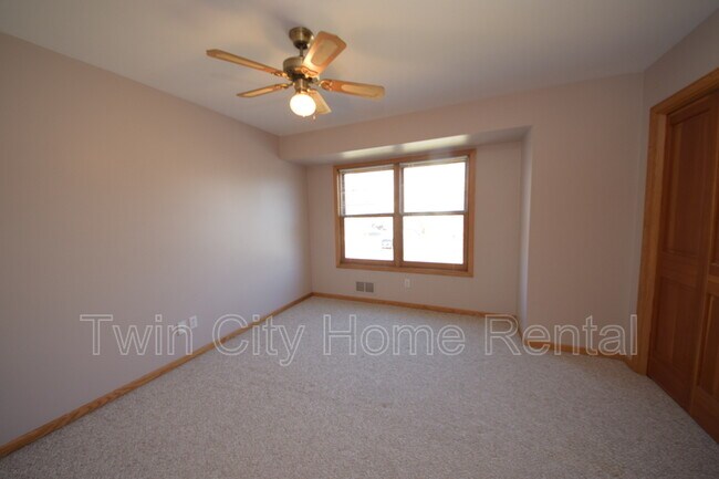 Building Photo - 14531 Wellington Rd