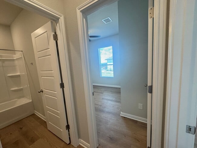 Building Photo - Stunning 3x2 Luxury Duplex in Buda, TX!