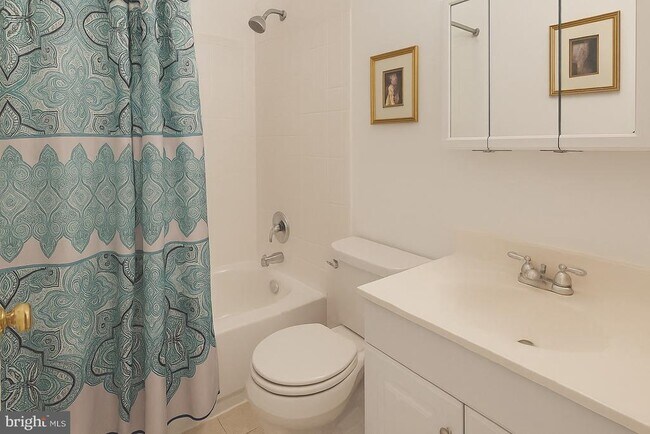 Building Photo - 2536 Chadwick Ct