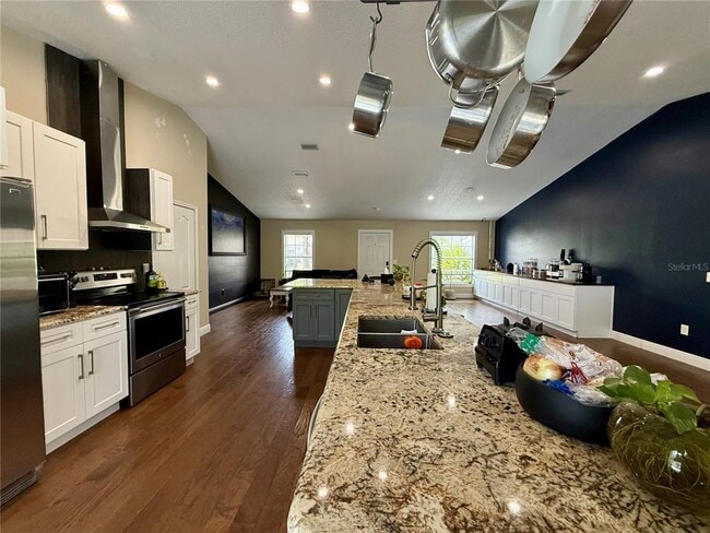 Building Photo - 42 Renworth Ln