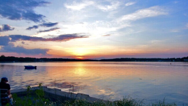 Building Photo - 1226 1/2 Briarwood Rd-