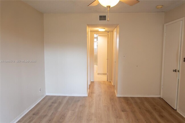 Building Photo - 505 E Dania Beach Blvd