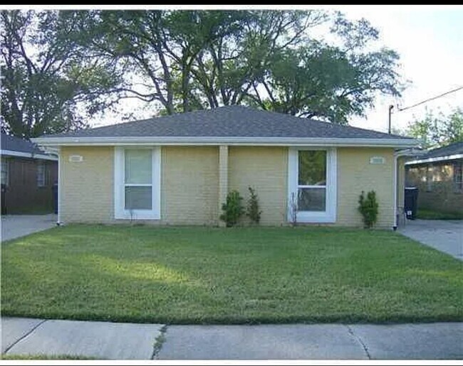 Primary Photo - 13231-13233 Curran Rd