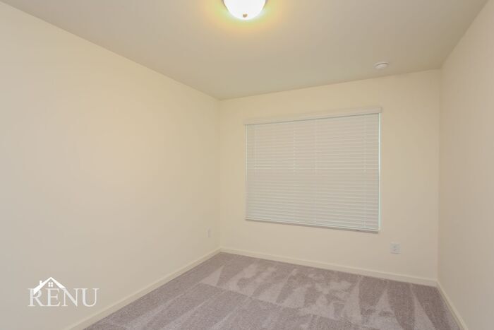 Building Photo - 3096 Calcutta St