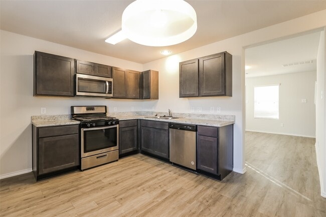 Building Photo - 2715 Atlas Dr