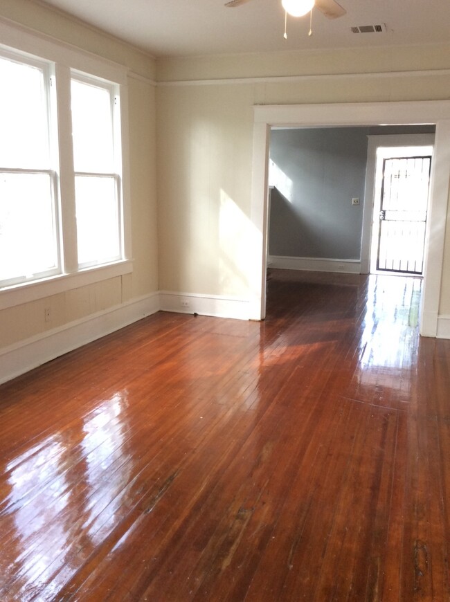 Building Photo - 3 bedroom 1 bath in the Highland's Histori...