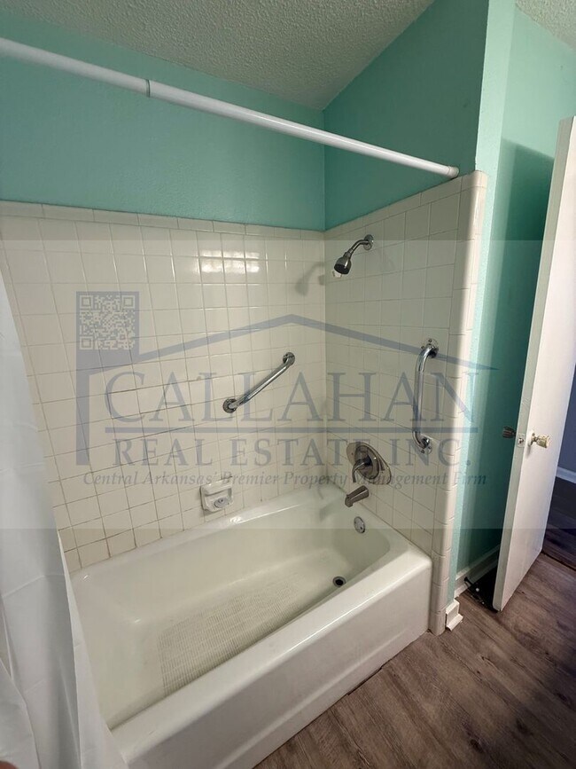 Building Photo - 4 Bedroom Home in Mabelvale