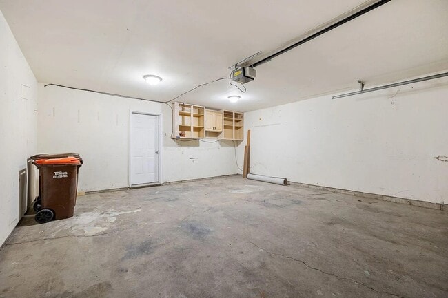 Building Photo - 2632 Rushmore Rd