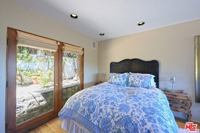 Building Photo - 6855 Los Altos Pl