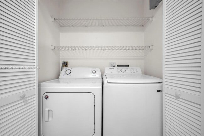 Building Photo - 11125 SW 134th Ct