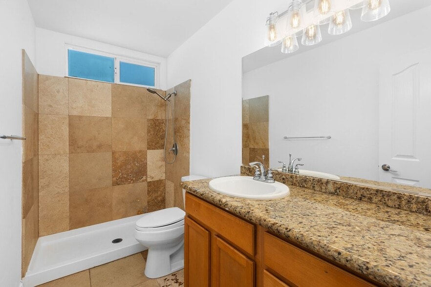 Building Photo - 1499 Broadway