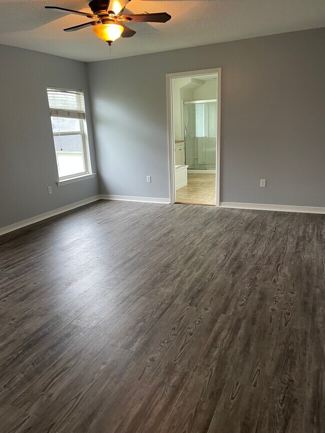 Building Photo - 1594 Birkshire Ct