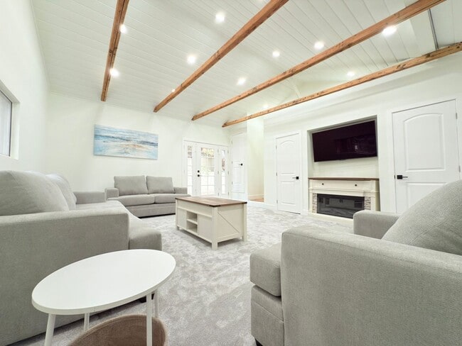 Building Photo - Luxury 4-Bedroom + Bonus Room Home in Gated Shadow Hills Community – Short & Long Term Available