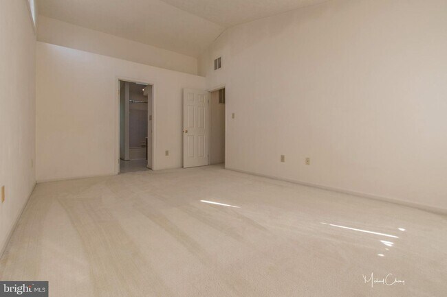 Building Photo - 14114 Silent Wood Way