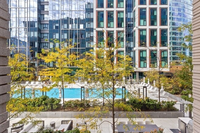 Building Photo - 135 Seaport Blvd