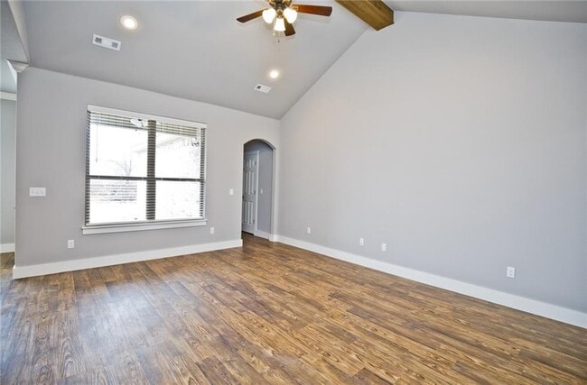 Building Photo - 211 Alder St