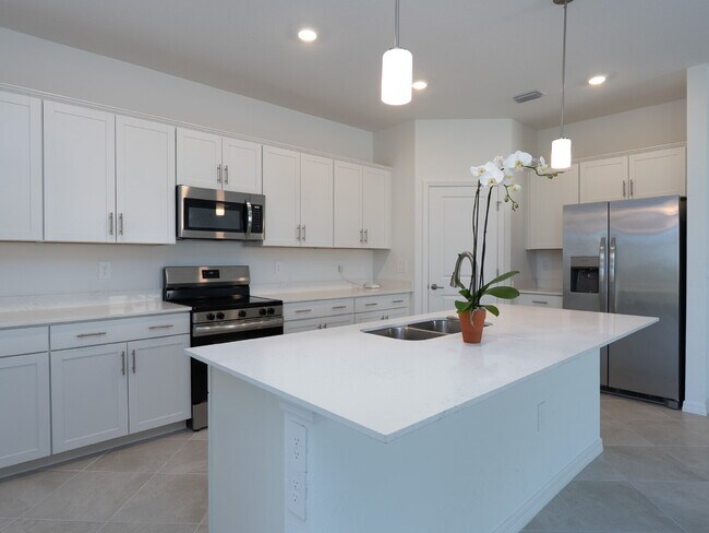 Building Photo - 11470 Burgundy Dr