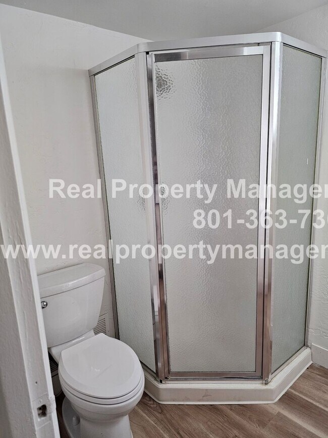 Building Photo - Check Out This 4 Bedroom 2 Bathroom Home i...