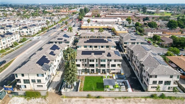 Building Photo - 109 S Laxore St