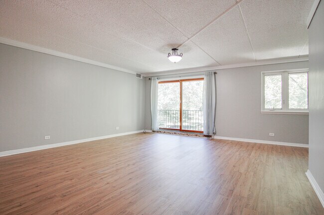Building Photo - 5S066 Pebblewood Ln