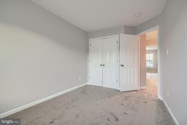Building Photo - 736 Wineberry Way