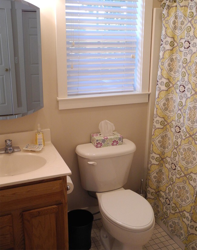 Building Photo - 2805 3rd St