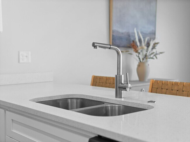 Building Photo - 3-Bedroom Home with Private Garage and Fen...