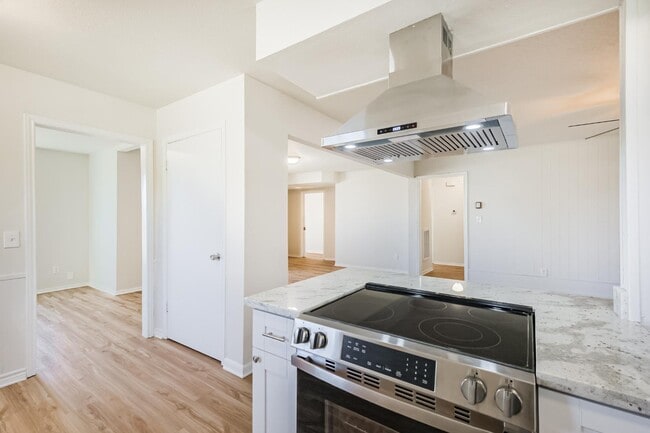 Building Photo - 802 Wright St