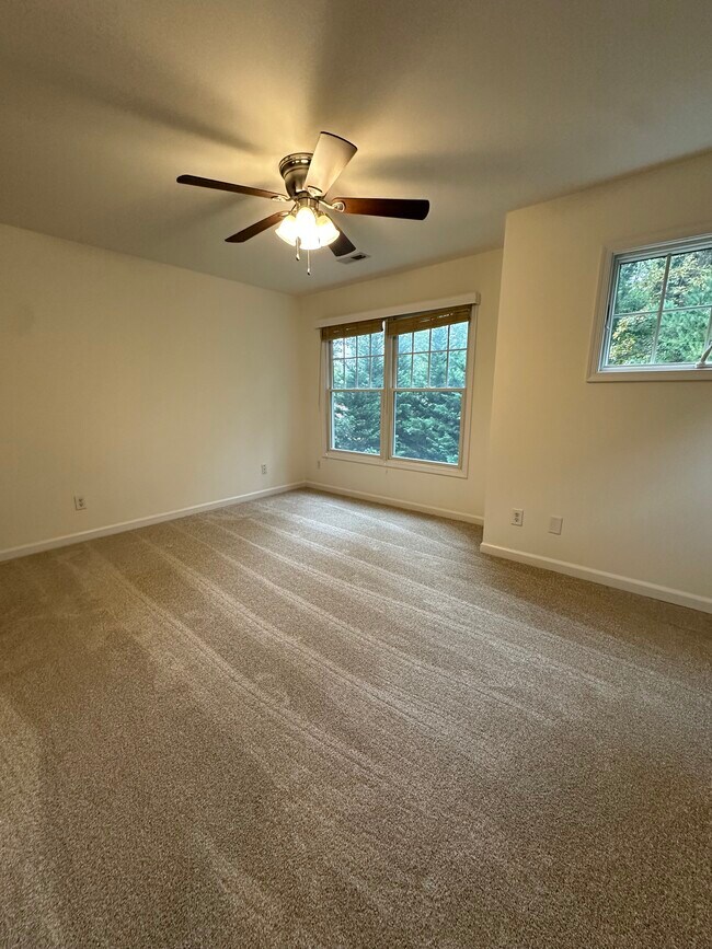 Building Photo - 854 Redwood Trail