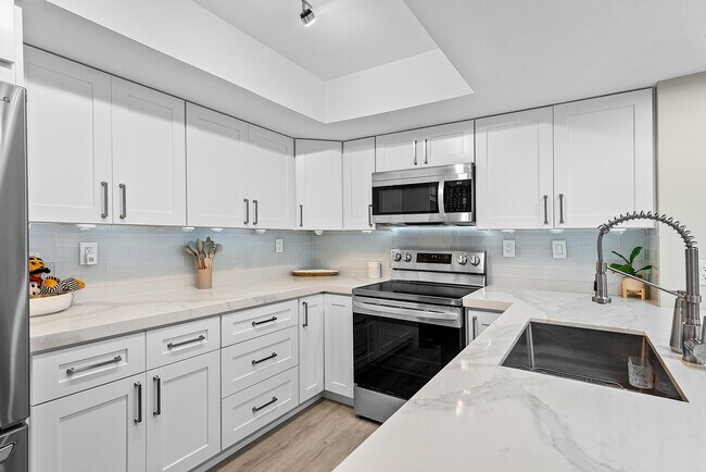 Building Photo - 5292 Buckhead Cir