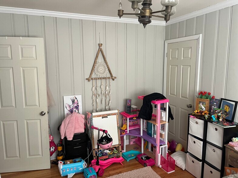 Building Photo - 6241 Forest Hill Ave