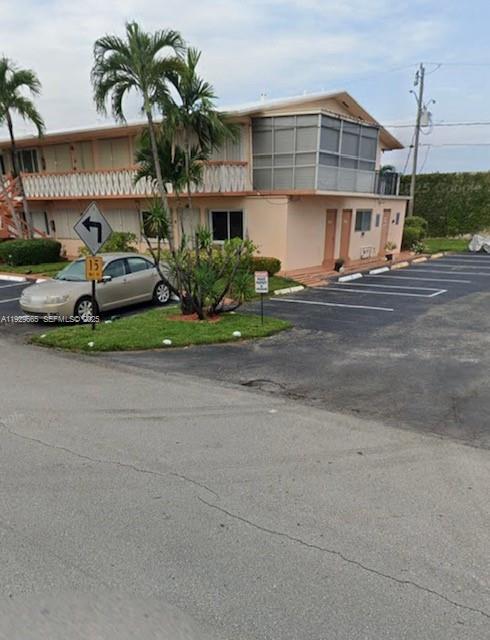 Building Photo - 1000 SW 11th Ave